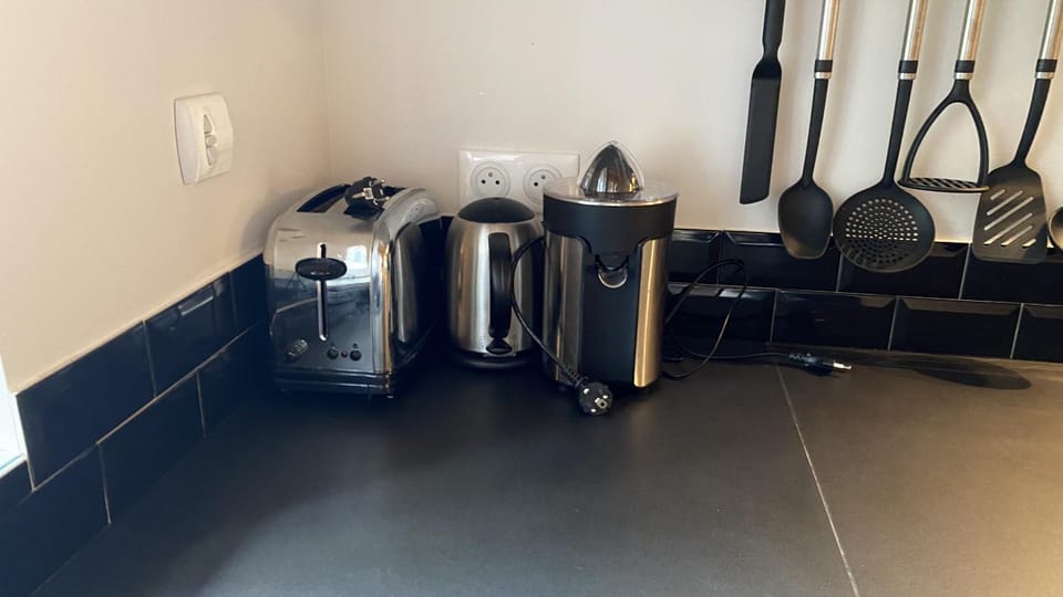 Coffee/tea facilities, Kitchen or kitchenette