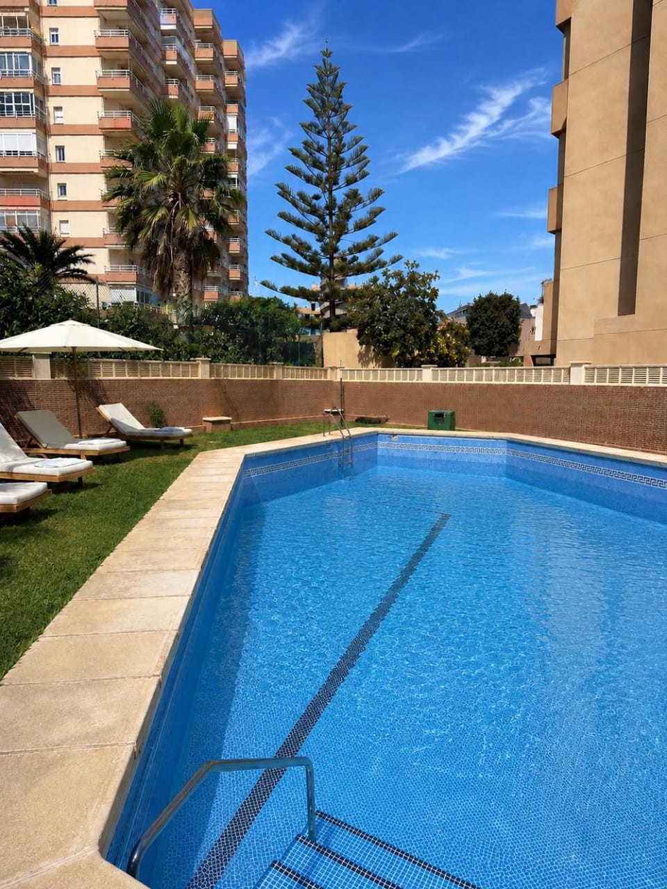 Pool view, Swimming pool, sunbed
