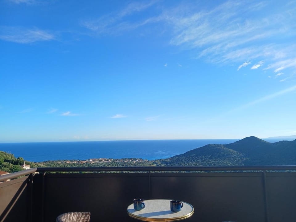 Balcony/Terrace, Mountain view, Sea view