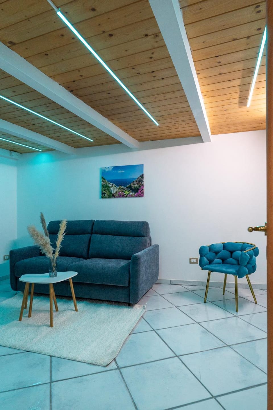 Communal lounge/ TV room, Living room, Seating area