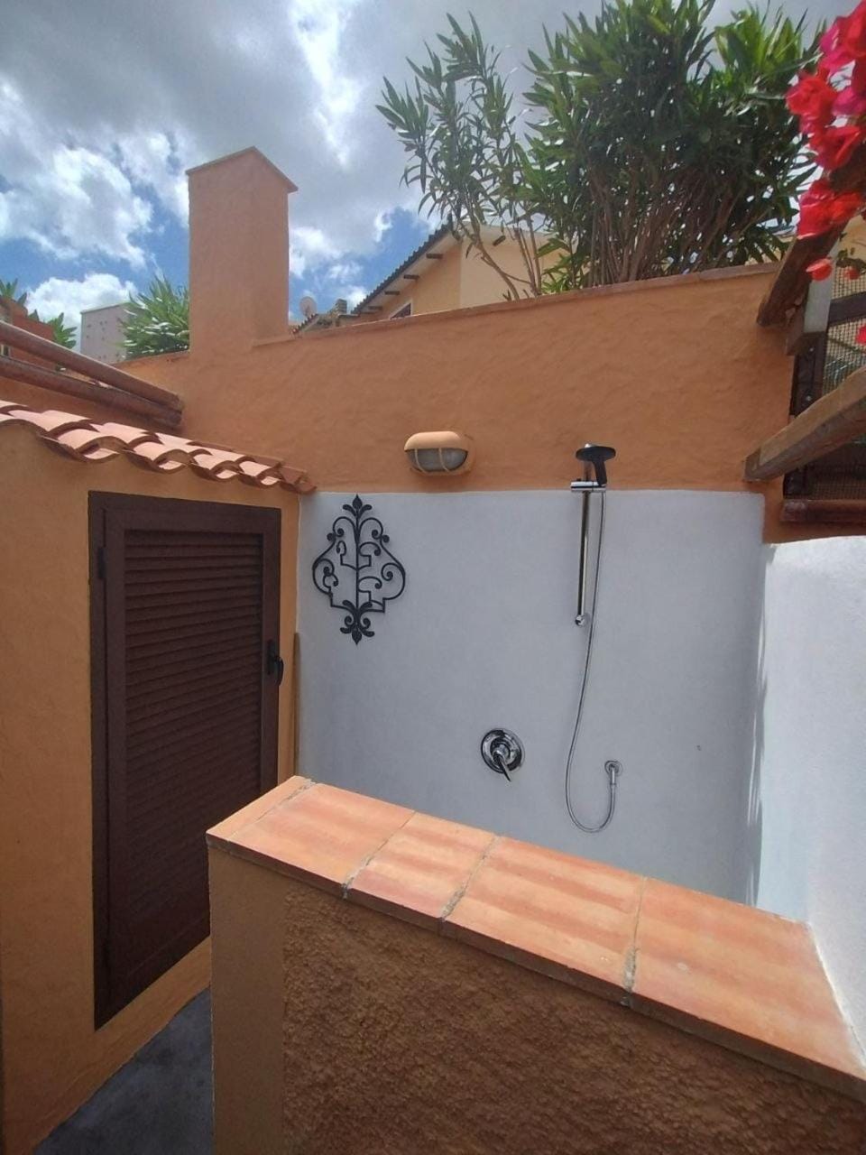 Shower, Garden view