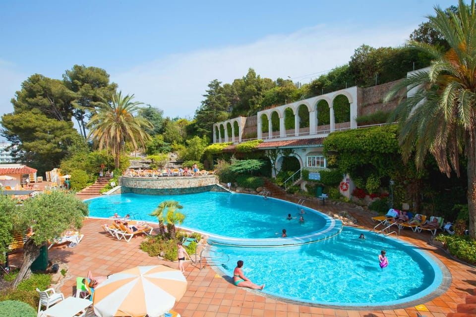 Swimming pool, Swimming pool