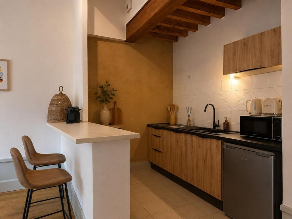 Coffee/tea facilities, Dining area, minibar, stove