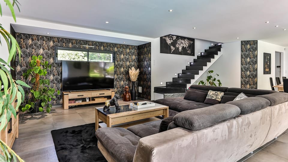 Communal lounge/ TV room, TV and multimedia