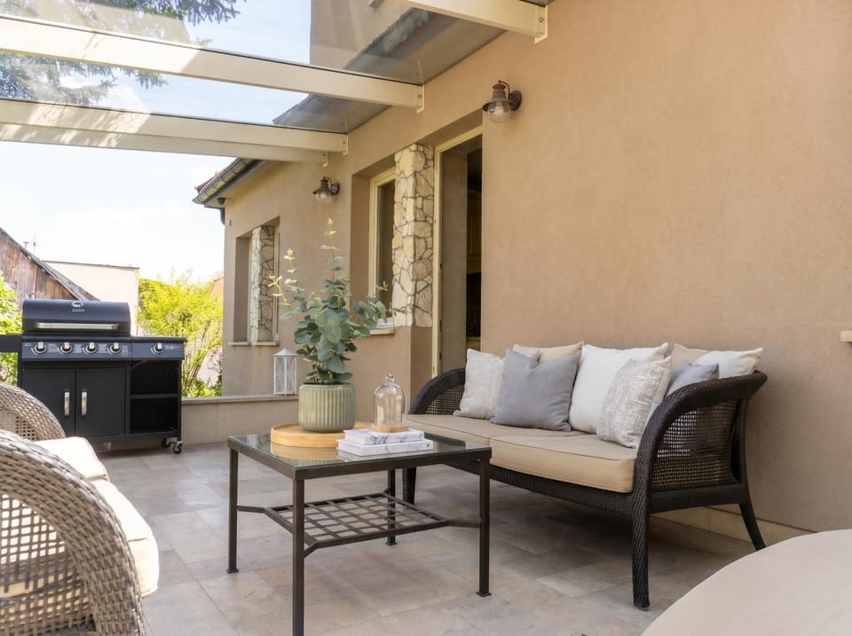 Patio, Day, View (from property/room), Balcony/Terrace, Living room, Seating area