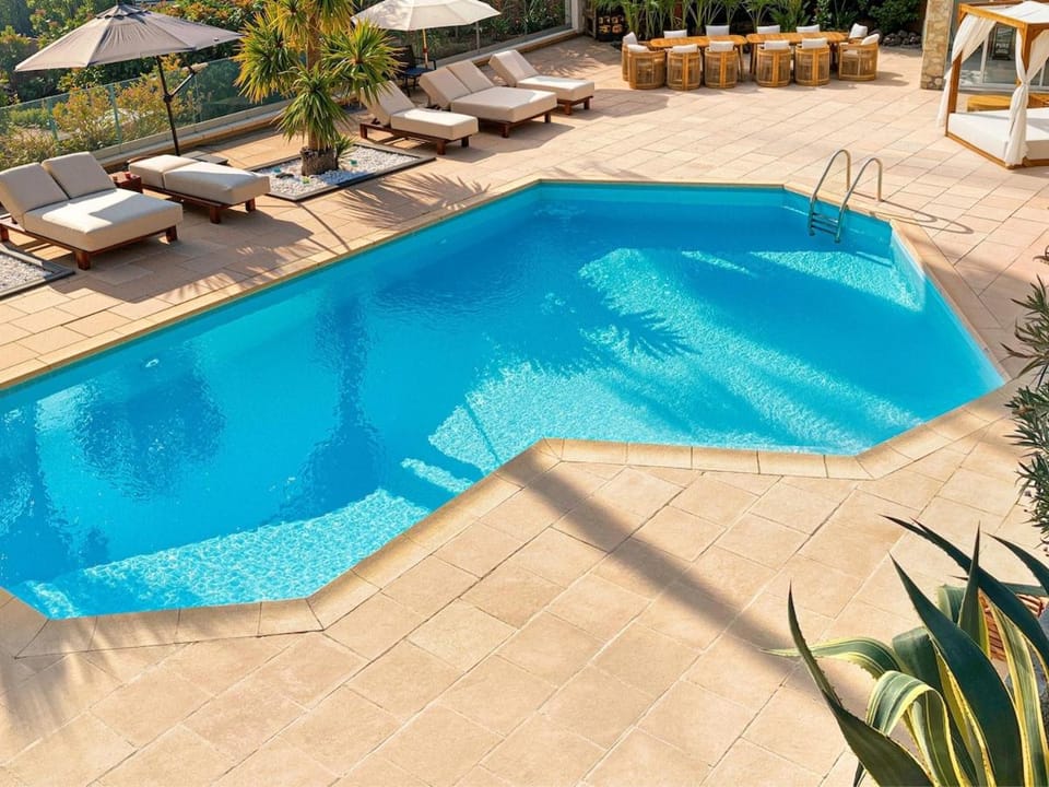 Sea View Villa Roc d'Azur - Pool - Jacuzzi Villa in Antibes