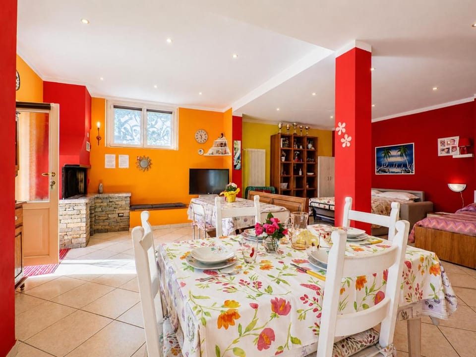 TV and multimedia, Dining area