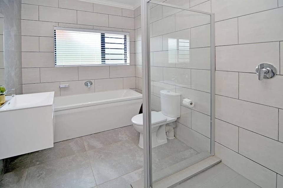 Bathroom, Bath