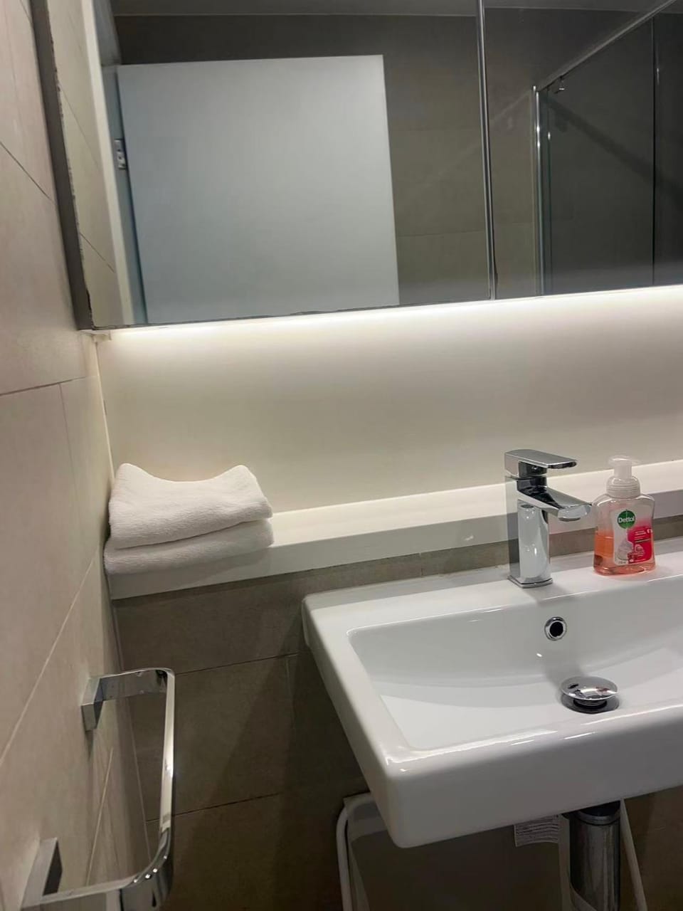 Bathroom, towels