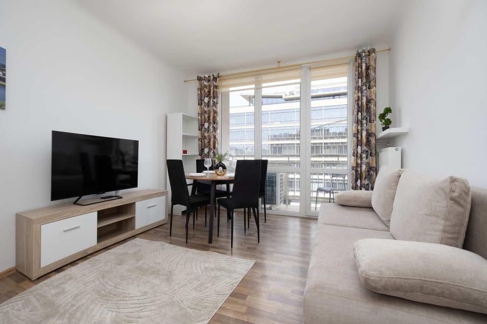 TV and multimedia, Seating area, Dining area, Evening entertainment