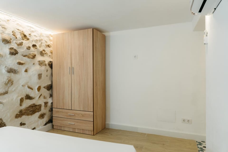 Bedroom, wardrobe