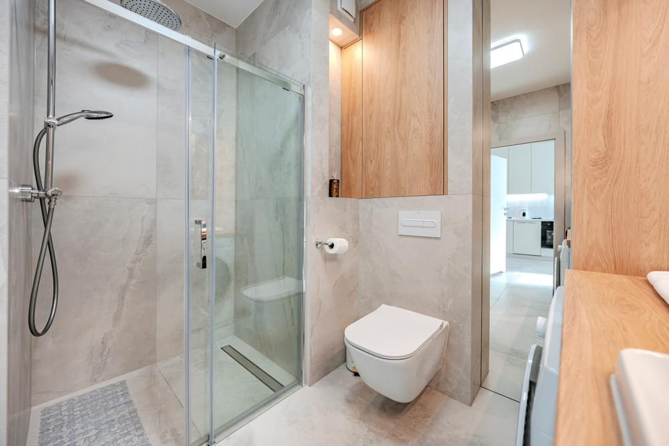 Shower, Toilet, Bathroom
