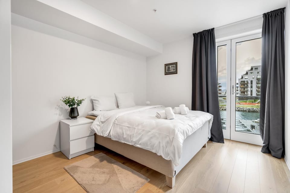 Beautiful Oceanfront Stay l Balcony & Amazing View Apartment in Tromso