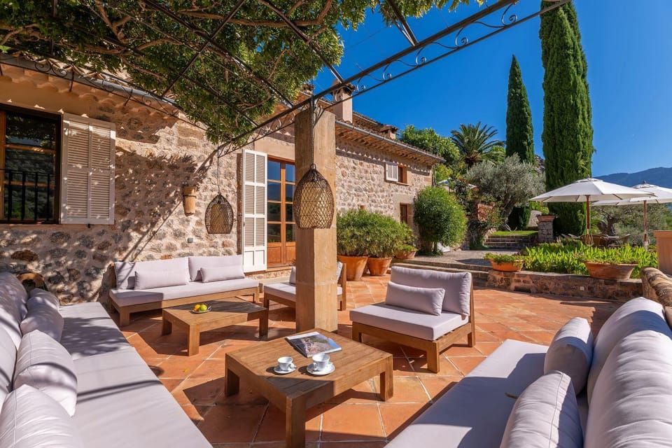 Property building, Garden, Seating area, Garden view