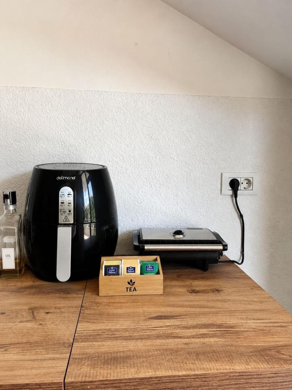 Coffee/tea facilities, toaster