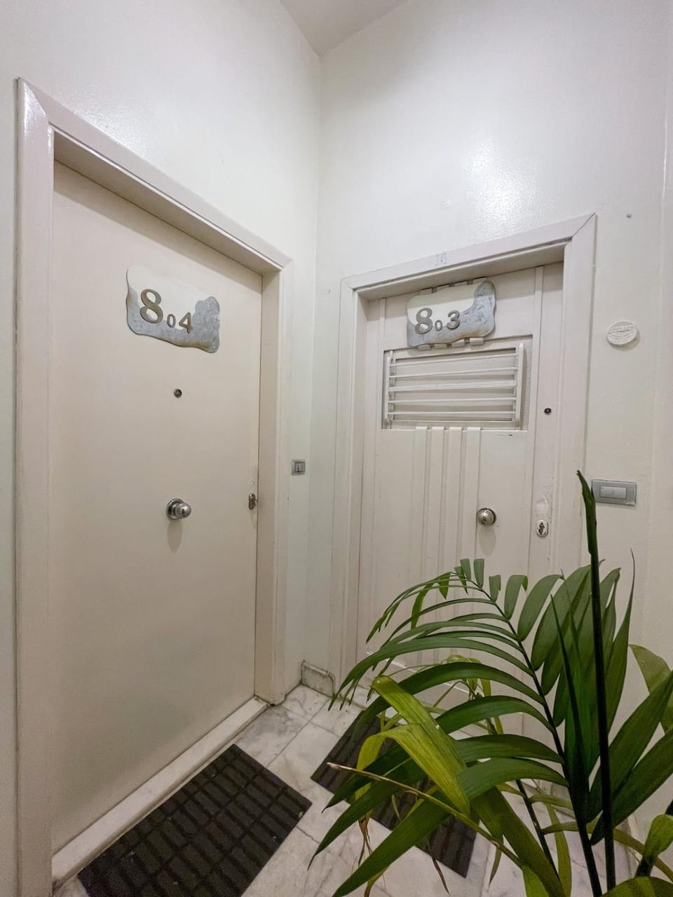 AB N804 Quiet Urban Studio in Nile Building Apartment in Cairo