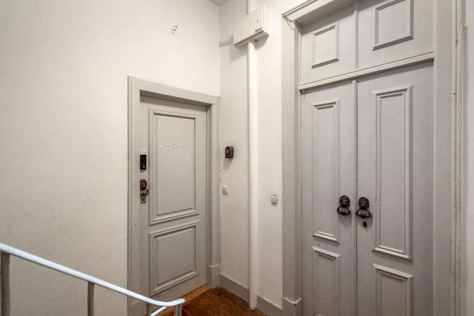 Cozy Room in central Lisbon Apartment in Lisbon