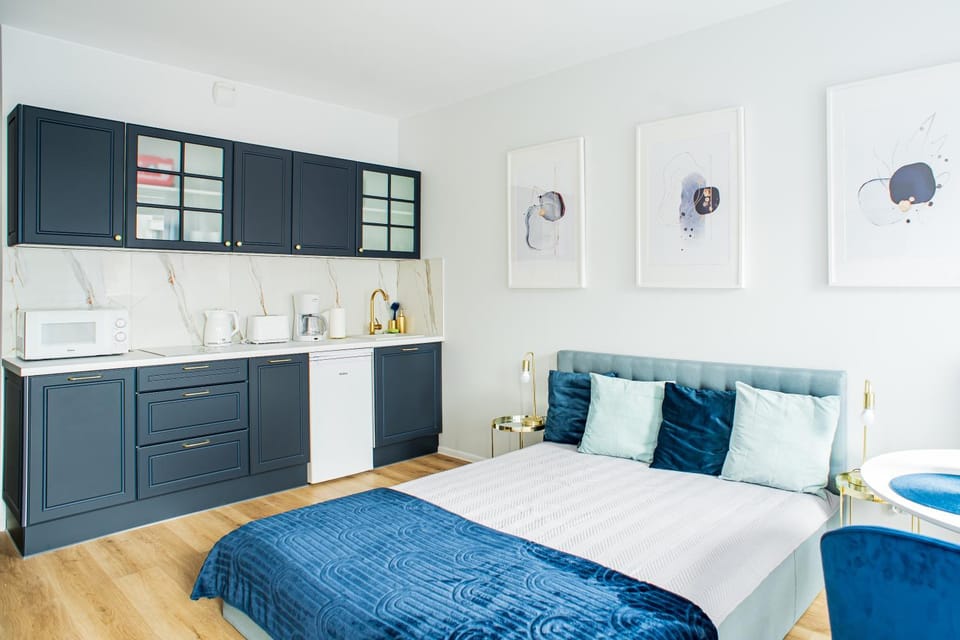 Bed, Kitchen or kitchenette