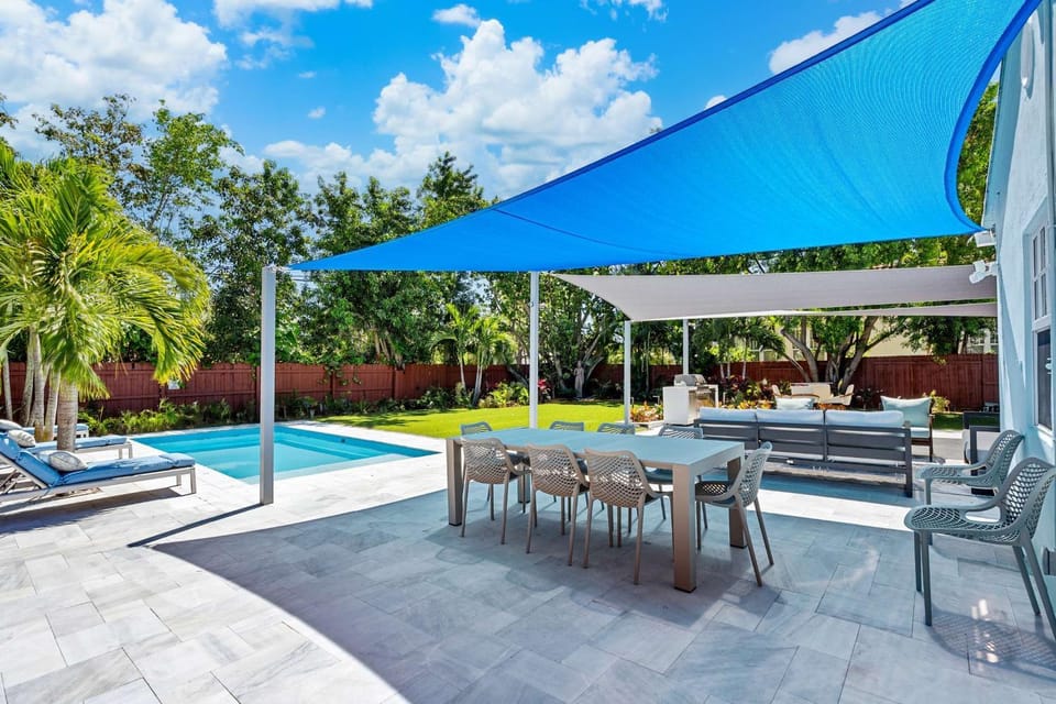 Coastal Haven- Ranch with Pool House in Delray Beach