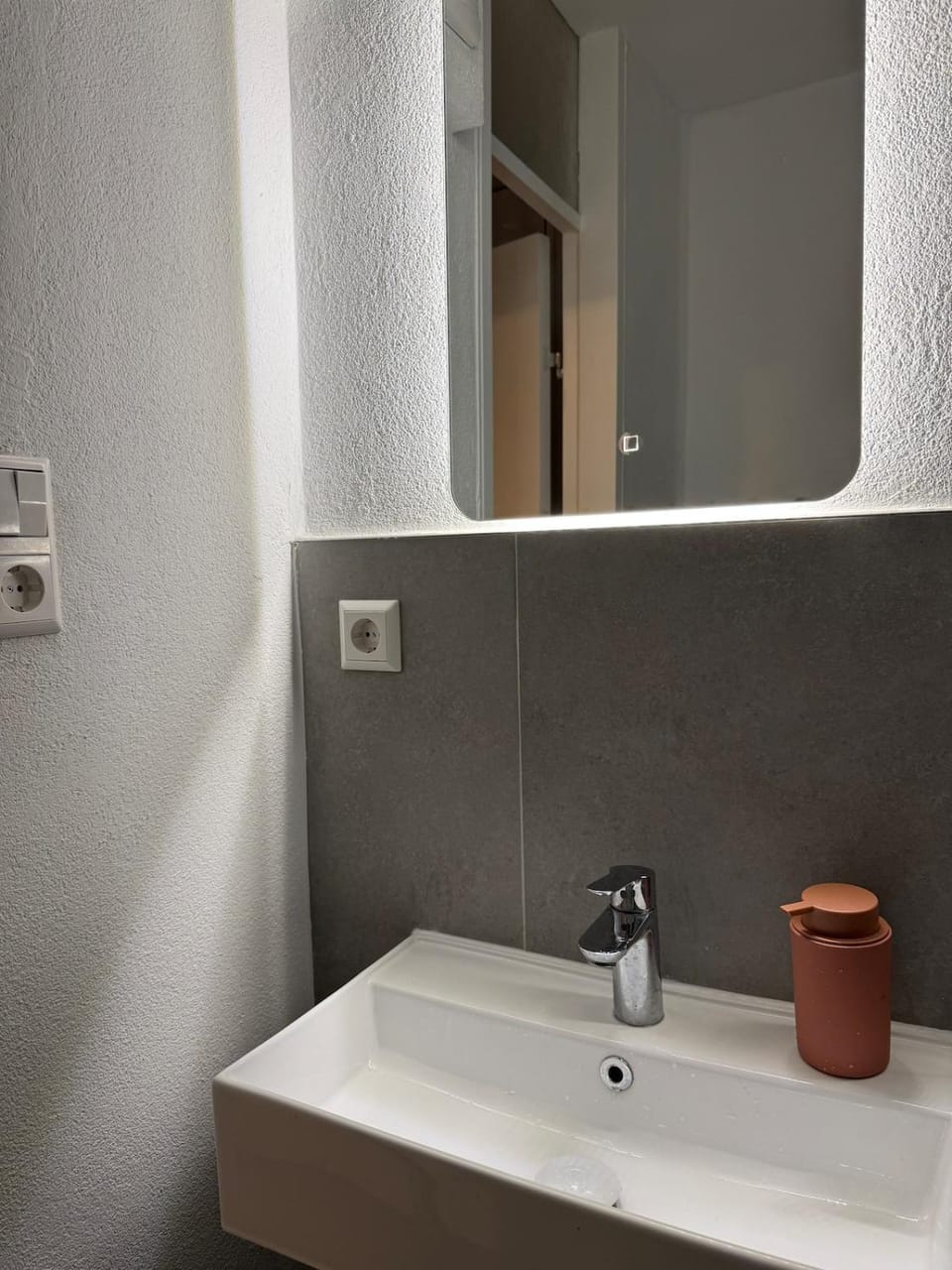 1 Single Big Room Apartment with Big Terrace, Kitchen, Sauna Apartment in Stuttgart
