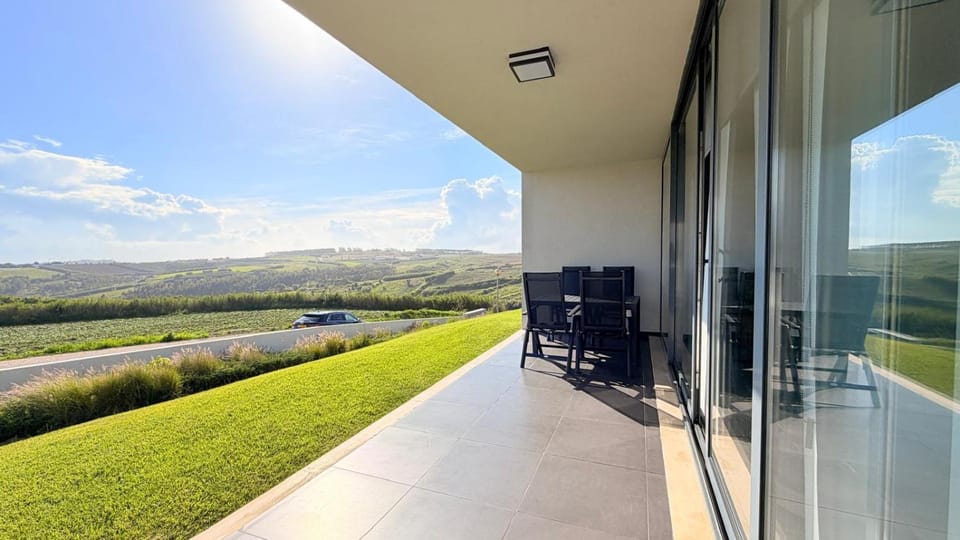 Natural landscape, Balcony/Terrace