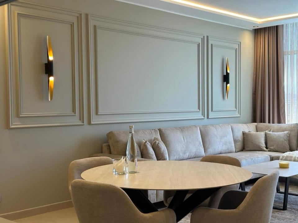 Living room, Seating area, Dining area