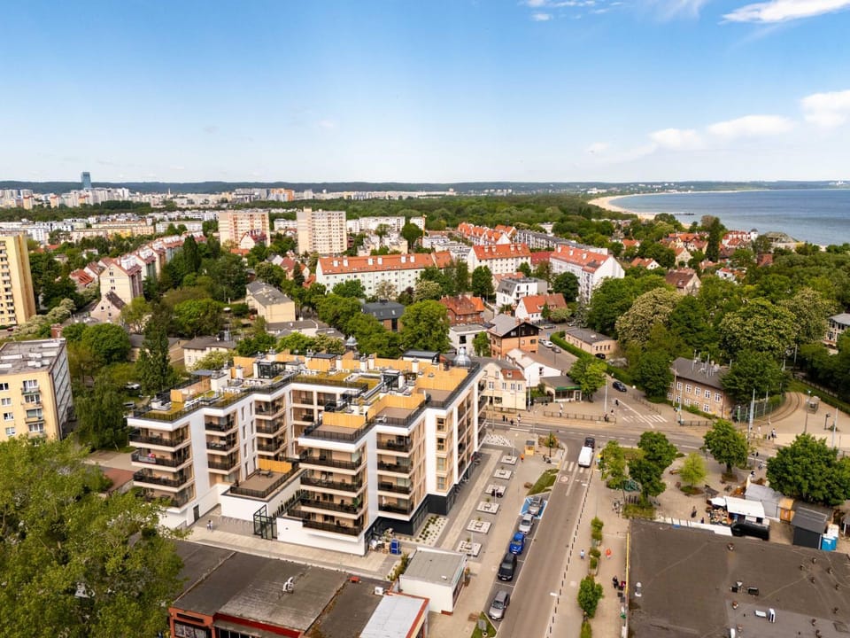 Property building, Bird's eye view, Summer, Location, Parking