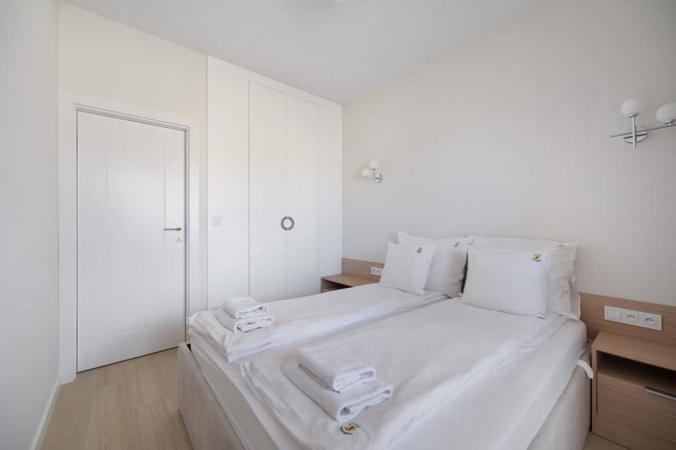 Bed, Photo of the whole room, Bedroom, towels, wardrobe