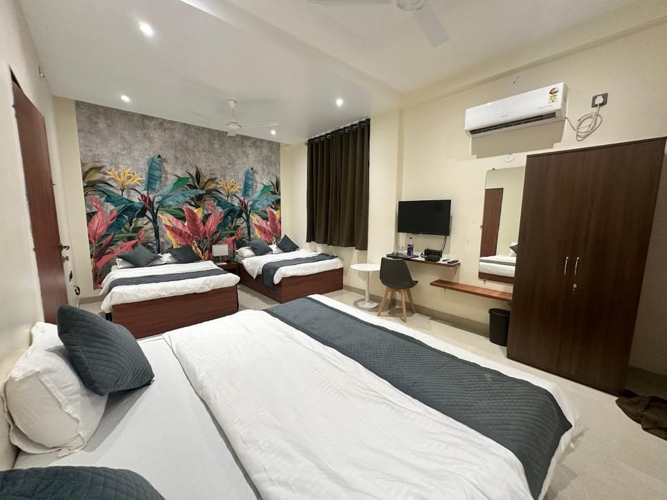 LEO Deluxe & Suite Room Bed and Breakfast in Maharashtra