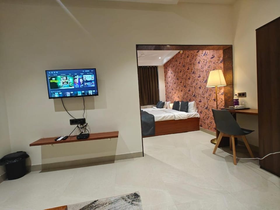 LEO Deluxe & Suite Room Bed and Breakfast in Maharashtra