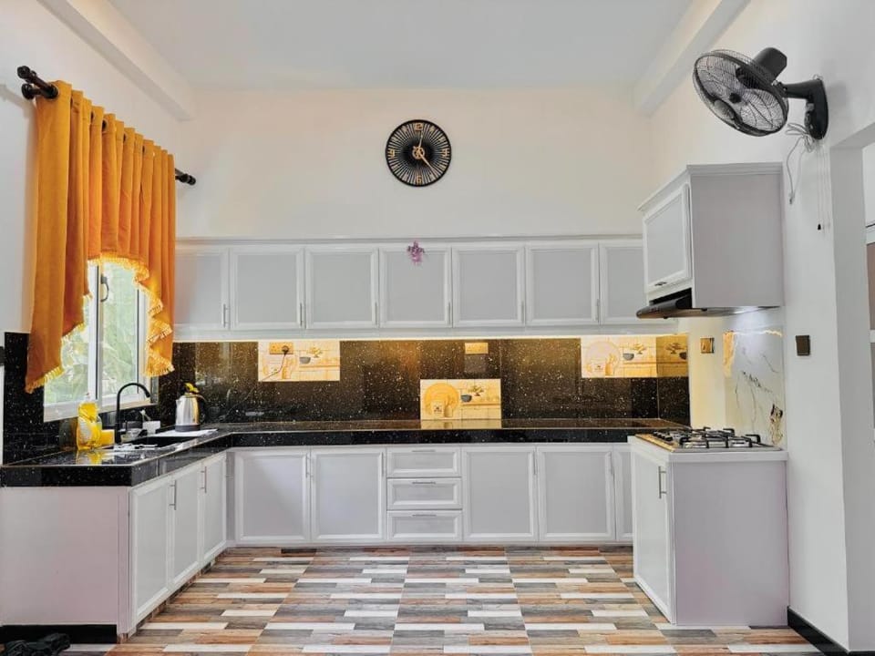 Akarsha Villa - Near Airport & Katunayake Bed and Breakfast in Negombo