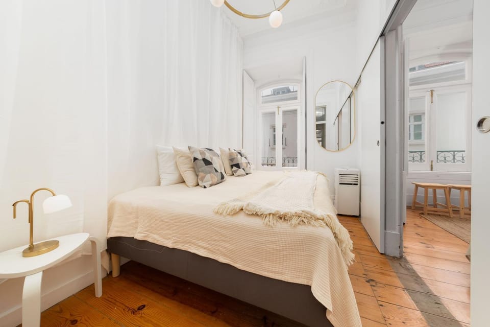 Large Apartment by Avenida da Liberdade 7BR wAC Apartment in Lisbon