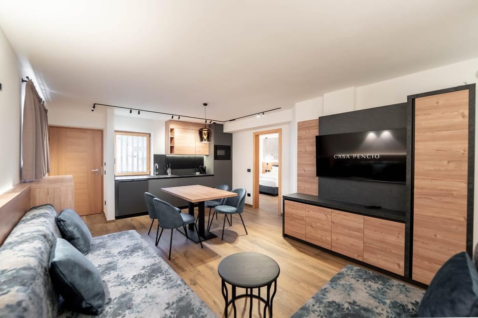 TV and multimedia, Kitchen or kitchenette, Living room