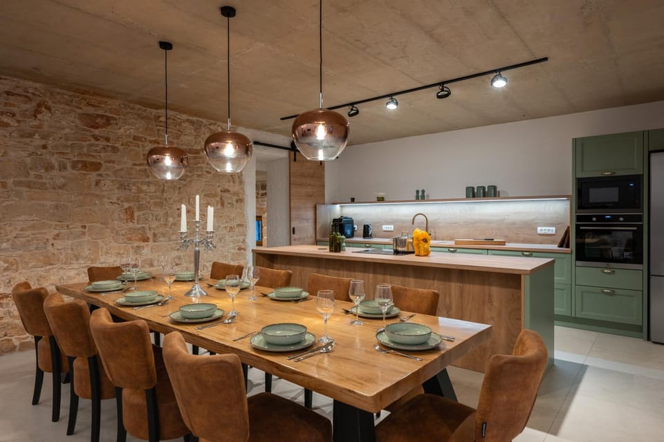 Kitchen or kitchenette, Dining area, Food, stove, kitchen