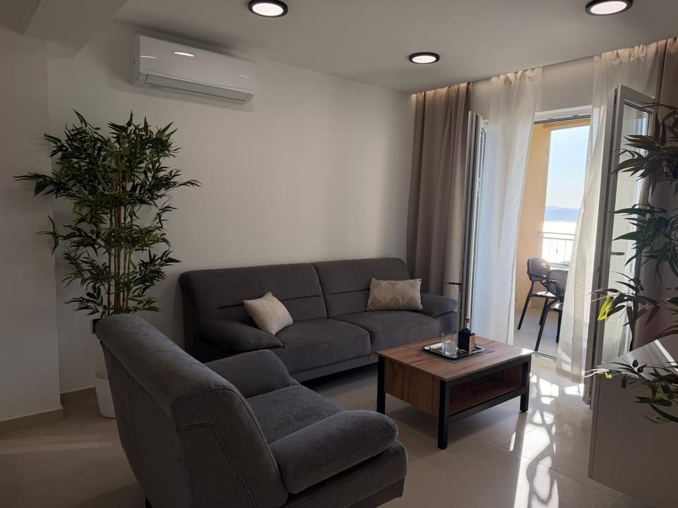 Living room, air conditioner
