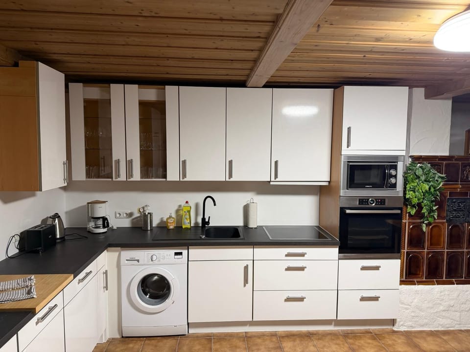 4 Zimmer Moderner Alpen-Chic trifft Tradition bei München OG-R Apartment in Bavaria