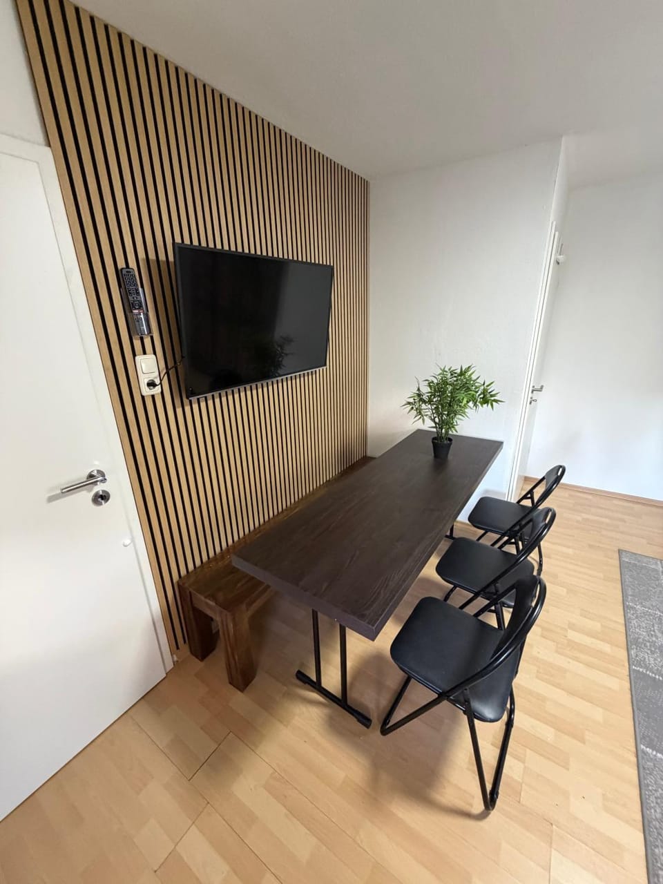 3 Zimmer Ruhiges Apartment mit Terrasse Tor zu den Alpen & München EG-L Apartment in Bavaria