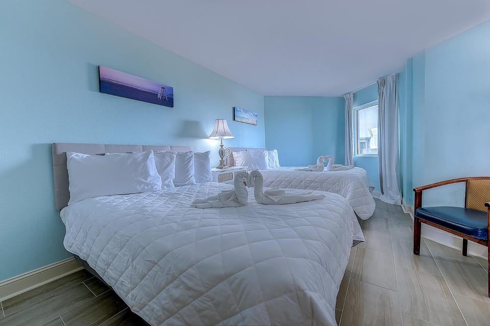 Oceanfront Suite WD Rooftop Pools Hot Tubs House in Myrtle Beach