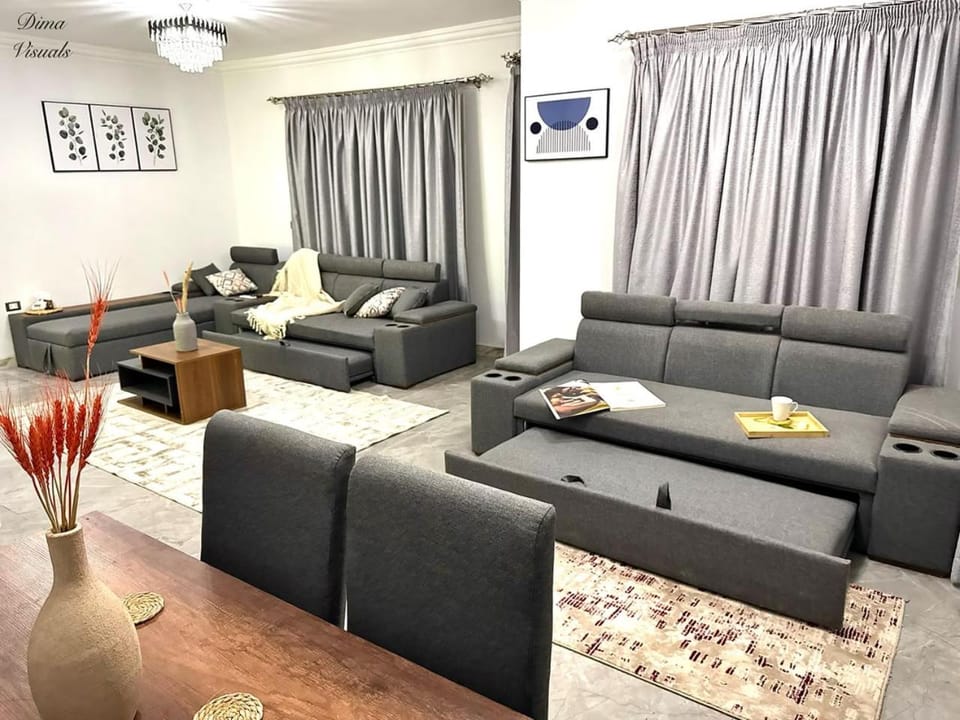 Living room, Seating area