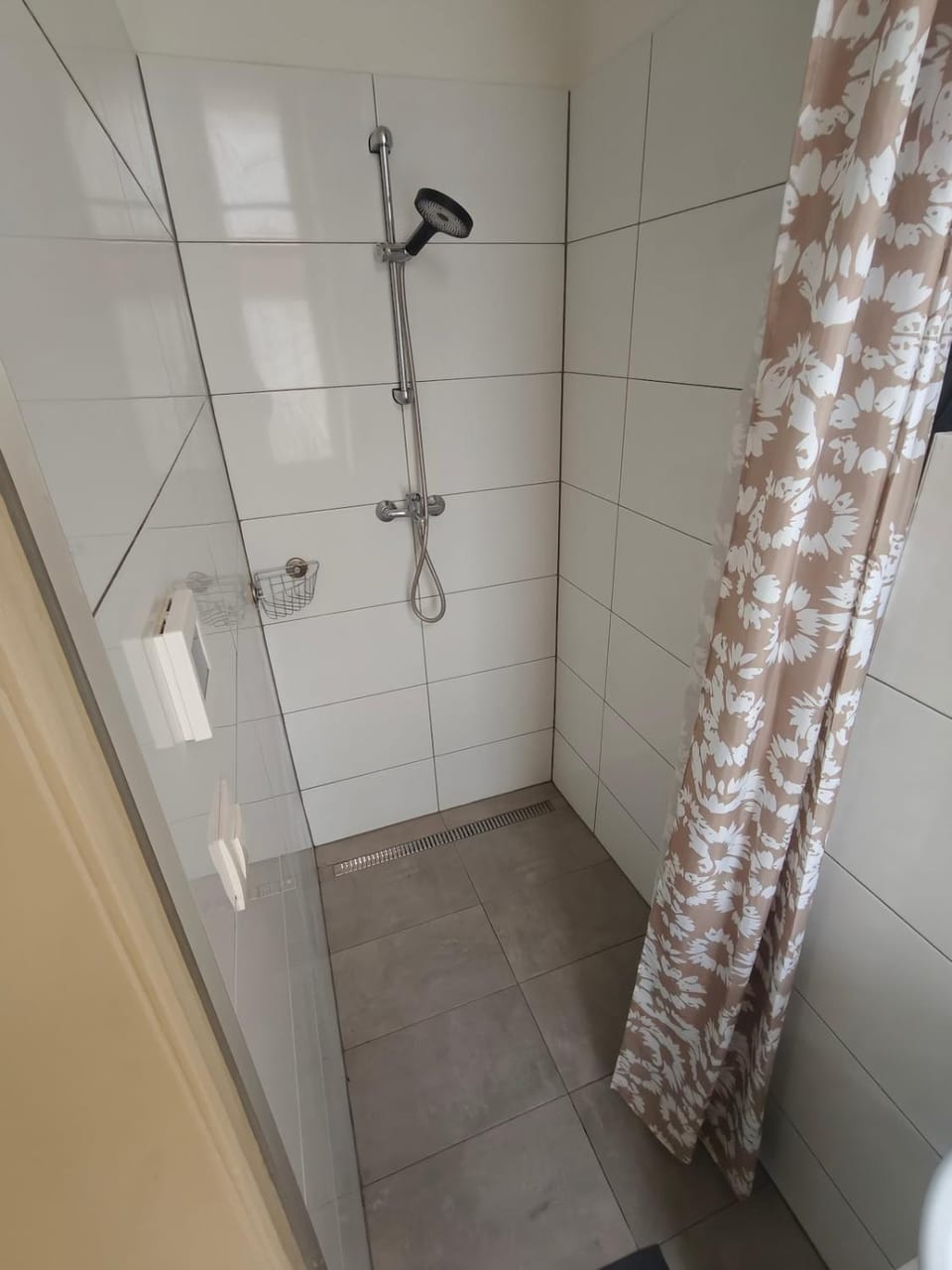 Huge Retro Apartment - 100 sqm - Near Train Station Apartment in Bratislava