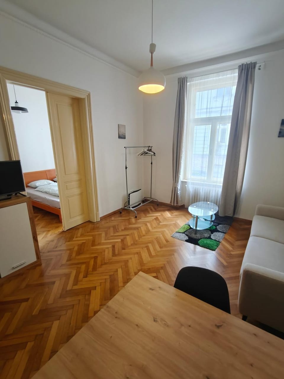 Huge Retro Apartment - 100 sqm - Near Train Station Apartment in Bratislava