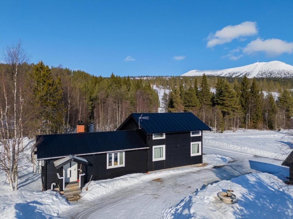 Sauna | WiFi | Wood-burning stove | BBQ | Pets OK House in Sweden