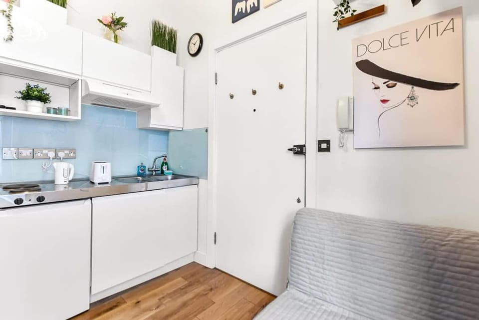 Cosy Studio near Portobello Market Apartment in City of Westminster