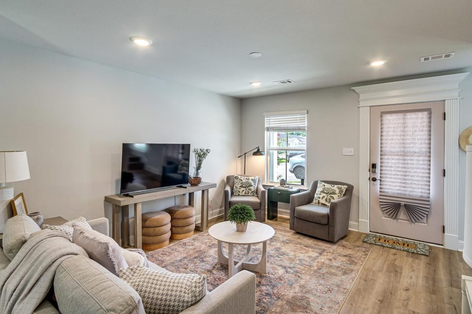 < 1 Mi to Beach! Family-Friendly Gulfport Retreat House in Gulfport