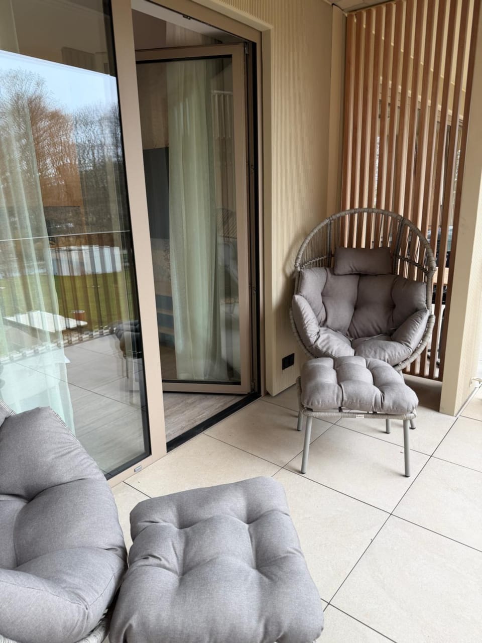 View (from property/room), Balcony/Terrace, Living room, Seating area