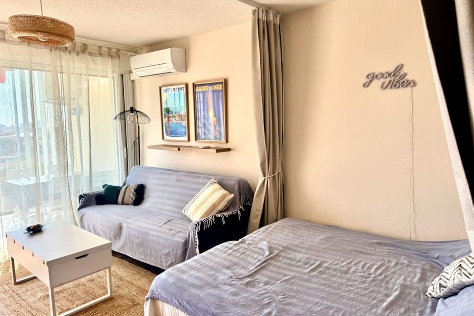 Studio with pool and balcony in Sainte-Maxime Apartment in Sainte-Maxime