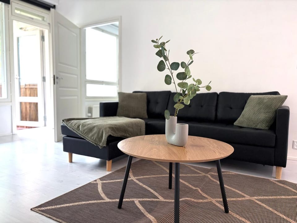Modern 3 Bedroom Stay with Sauna Apartment in Helsinki