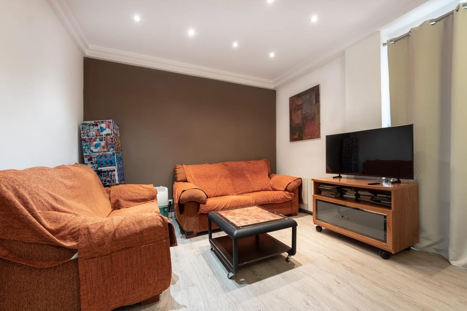 Communal lounge/ TV room, Living room, Seating area