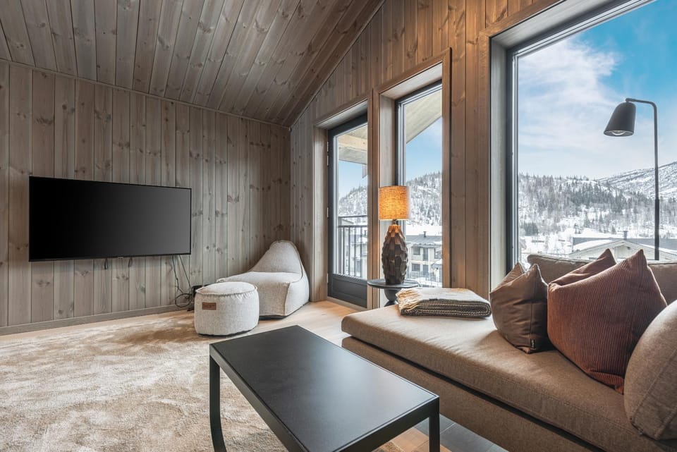 Communal lounge/ TV room, Seating area, Mountain view