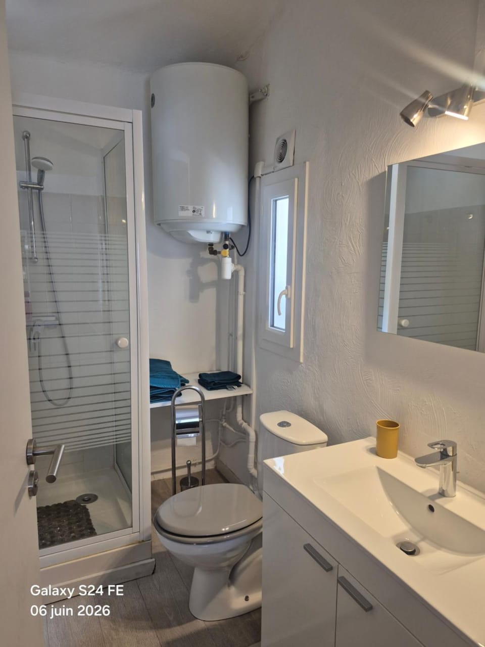STUDIo VUE EXCEPTIONNELLE CENTRE parking gratuit Apartment in Fontaine-de-Vaucluse